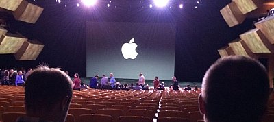 Ma este jelenti be az Apple az új iPhone SE-t - és te élőben nézheted