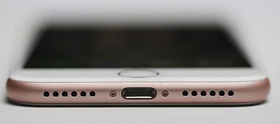 Kiderült miért tűnt el valójában a jack-aljzat az iPhone-ról