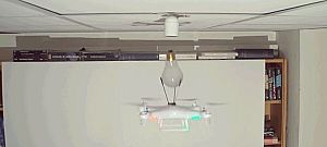 Hány drón kell egy villanykörte kicseréléséhez? Megmutatjuk