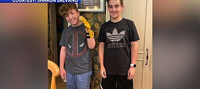3D-nyomtatott egy robotkezet sérült barátjának egy iskolás fiú az Egyesült Államokban