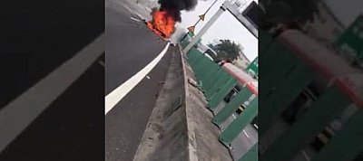 Megint majdnem embert ölt egy Tesla