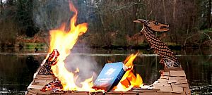 Videón ahogy eltemetik a most nyugdíjba vonult Windows 7-et