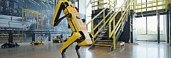 Hármas hátraszaltót dob robotkutyája a Boston Dynamics új videójában