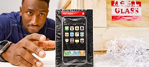 Itt a videó, amin kibontanak egy 13.5 milliós eredeti iPhone-t