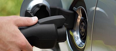 Egyre több magyar városban lesz töltő elektromos autókhoz