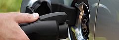 Egyre több magyar városban lesz töltő elektromos autókhoz