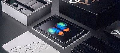 Itt az első kézbevevős videó a Samsung összehajtható telefonjáról