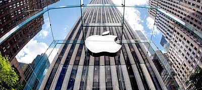 Kiszivárgott: Tepsiméretű iPhone-t tervez kiadni az Apple