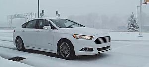 Így boldogul a hóban a Ford önvezető autója