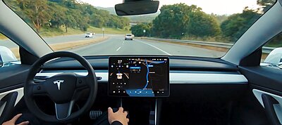 Új videót adott ki önvezető autójáról a Tesla