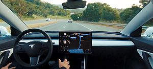 Új videót adott ki önvezető autójáról a Tesla