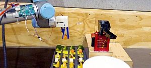 Megcsinálták a robotot, ami YouTube-videókból tanul meg főzni