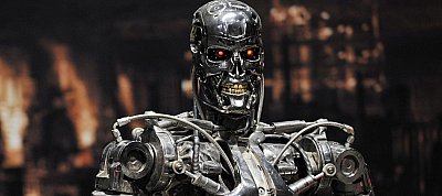 Munkásnak esett egy gyári robot, 10 dárdával szúrta le