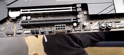 Új, 8 tűs tápcsatlakozóval jönnek az MSI és az ASUS alaplapjai