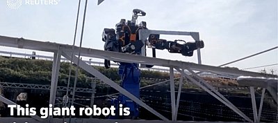 Videón az óriási robot, amivel Japánban a vasúti hálózatot javítják