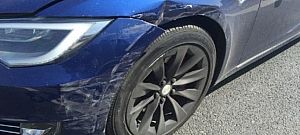 Már megint baleset okozott egy önvezető Tesla 