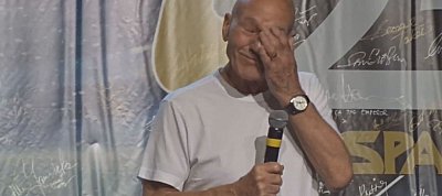 Videó: Ilyen érzelmesen jelentette be Picard visszatérését Patrick Stewart