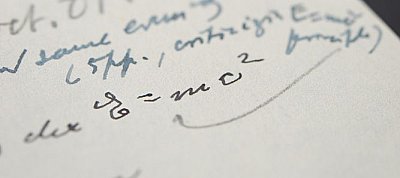 345 milliót adtak a papírért, amire Einstein felírta, hogy E = mc²
