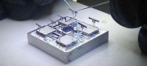 Pénzérménél is kisebb méretű, ionmeghajtású drónt csináltak