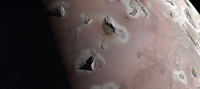 Megdöbbentően részletes képek jöttek a Jupiter legnagyobb holdjáról, az Io-ról