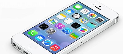 Már tölthető a CarPlay támogatást és új Siri hangokat kínáló iOS 7.1
