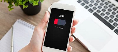 Lebuktatták: Kamuzott az Apple az iPhone-ok akkuidejéről