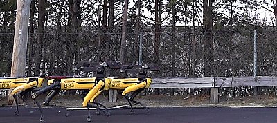 Egy teherautót is elhúz a Boston Dynamics robotkutya-falkája