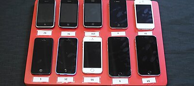 Így lehet kinyírni 10 darab iPhone-t két perc alatt