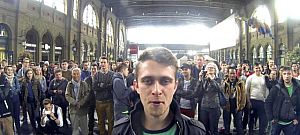 Tudnál 60 percig nézni egy Galaxy S4-et, hogy nyerj egyet?