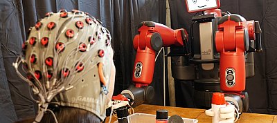 Az emberek agyát használja gondolkodásra ez a robot
