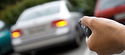 Bármelyik autó és garázs feltörhető ezzel a 8000 forintos kütyüvel