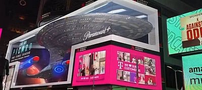 Videón a 3D-s óriásreklám, amivel a Star Trek: Picard-ot hirdették a Times Square-en
