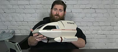 Elképesztő, Star Trek űrhajót mintázó házat épített gépének egy rajongó