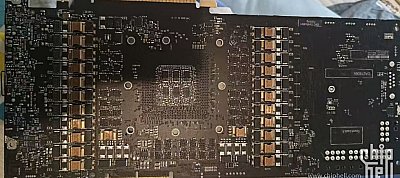 Kiszivárgott: Brutális, 2400 Watt fogyasztású GeForce RTX videókártyát csinált az Nvidia