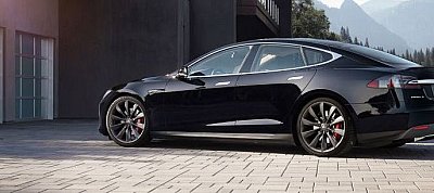 Hihetetlen: Így vezeti önmagát szoftverfrissítés után a Tesla