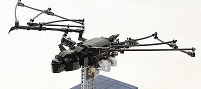 Élhetűen mozog a LEGO-ból épített robotdenevér