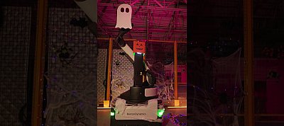 Robotjával kíván Boldog Halloween-t a Boston Dynamics új videójában