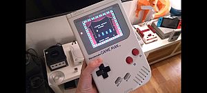 Megcsinálták a Nintendo Game Boy felnőtt változatát, a Game Man-t