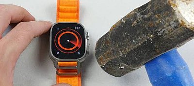 Kalapáccsal csapkodták meg az új Apple Watch-ot - de meglepő dolog történt