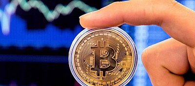 Betiltja a Bitcoin és más kriptovaluták hirdetését a Google