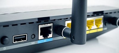 Furcsa dolgot művel egy hacker internetes routerek tízezreivel világszerte