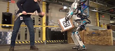 Napi humor: Ezért nem kellett volna szekálni a robotokat