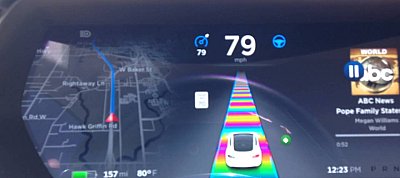 Újabb rejtett meglepetést találtak a Tesla-kban