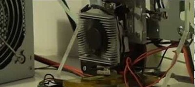 Floppy- és DVD-meghajtókból készítettek 3D-s nyomtatót
