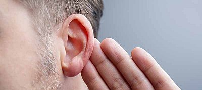 Baj van: Túl jó füle van Siri-nek, Cortanana-k és a Google Assistant-nek is