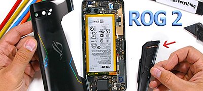 Szétkapták az ASUS új gamer-telefonját - és meglepő dolgot találtak benne