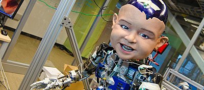 A hátadon fog futkosni a hideg ettől a robotgyerektől