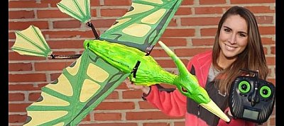 Jön a világ első dinoszaurusz-drónja