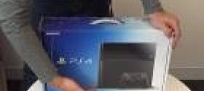 Engadget PlayStation 4 Unboxing