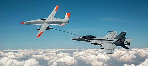 Olyant csinált egy drón és egy repülő a levegőben, amit eddig még soha